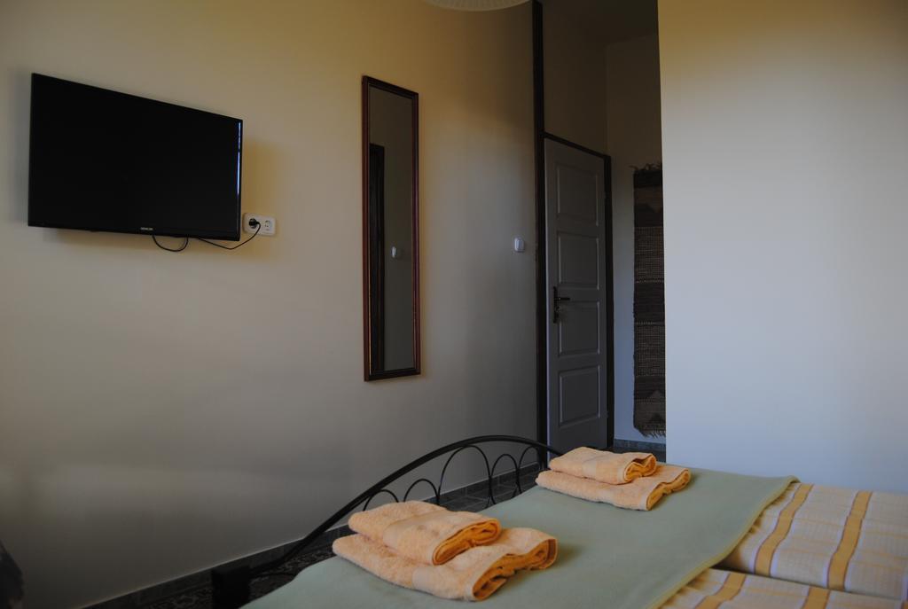 Villa Hedi Dunakiliti Bagian luar foto